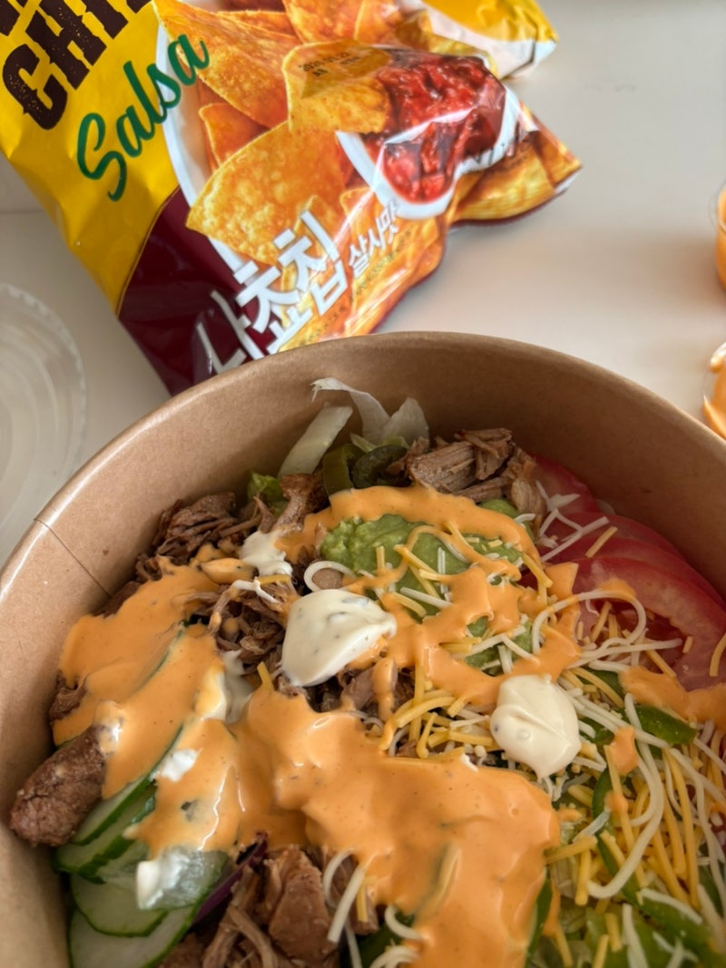 *맛있는 서브웨이 폴드포크 바베큐 샐러드 * 폴드포크 타코 * 에그마요 * 소스 꿀조합 * 서브....