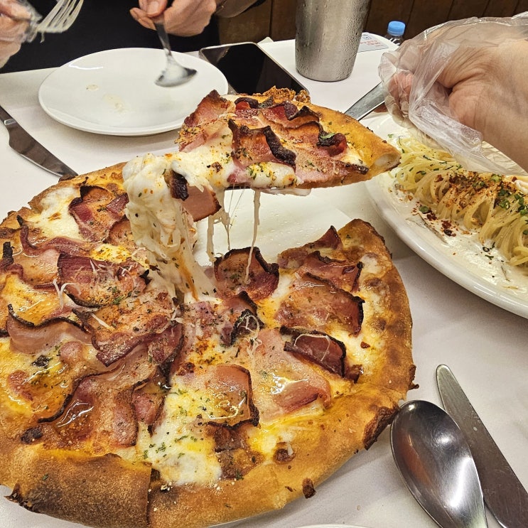  서면 피자 맛집 추천! 피자드시우에서 즐긴 딥치즈 베이컨 피자+매콤 크림 파스타