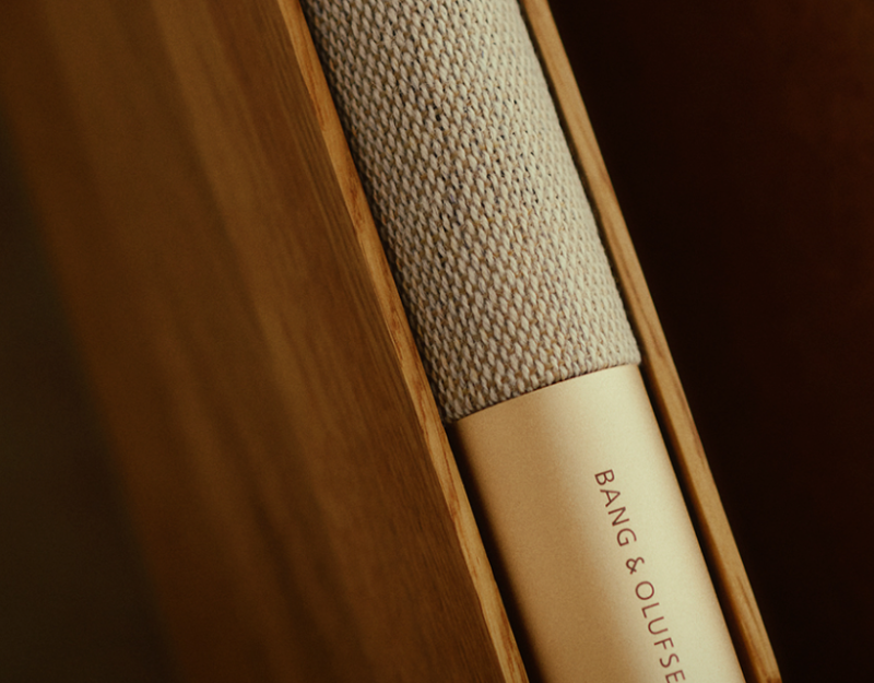 뱅앤올룹슨 베오사운드 이머지(Beosound Emerge)Gold 프리미엄 유선 스피커 by 지오코리아