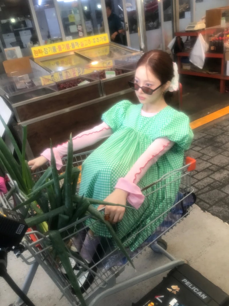 251019 LE SSERAFIM Hong Eunchae's Instagram and Weverse