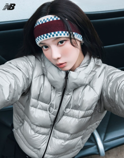  “이젠 검은 패딩은 NO!”… 에스파 윈터 입자 2분 만에 완판된 ‘라이트 그레이 패딩’ 대란