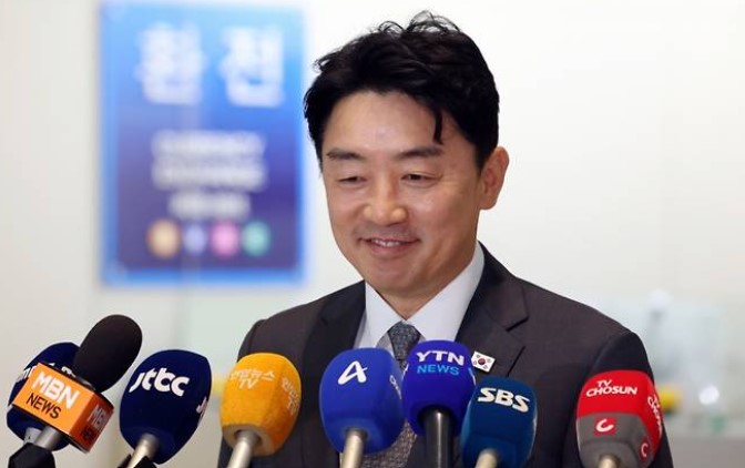 <b>강훈식</b> 비서실장, <b>유럽</b> <b>방산</b> 협력 위해 독일로 출국...광폭의... 