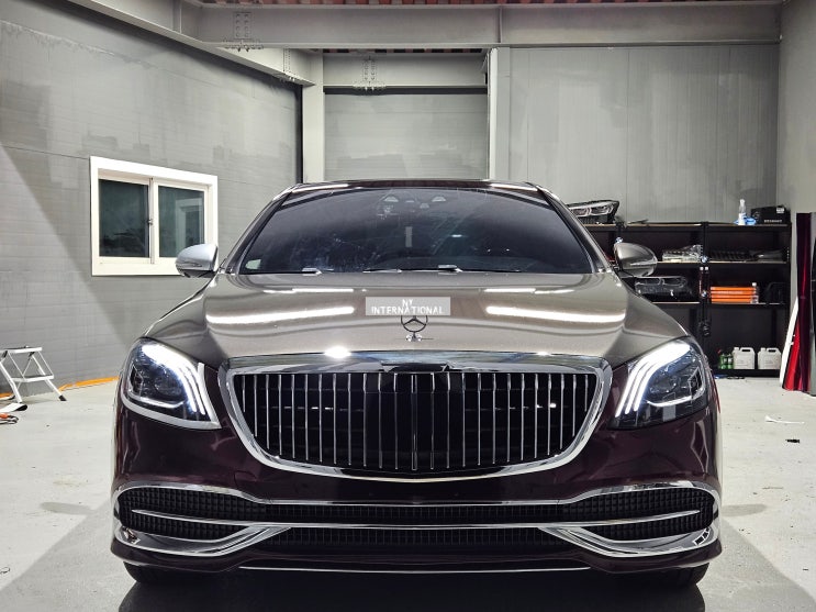  벤츠 S클래스 W222 S350d - 마이바흐 신형개조 컨버전 바디킷과, 듀오톤 전체랩핑 시공! 대구에서 방문하신 고객님!벤츠 튜닝은 수입차전문 경기도 고양시 일급내유자동차공업사