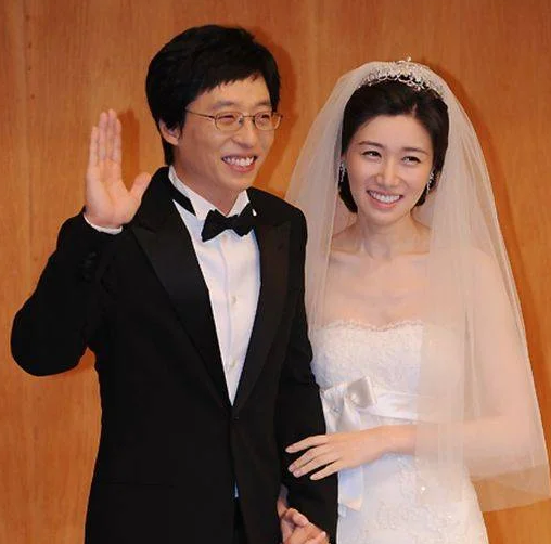 <b>유재석 나경은</b> 부부 사생활 깜짝 공개 / <b>유재석</b> 안경 <b>키스</b>... 