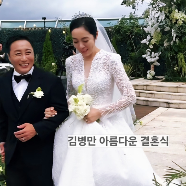<b>김병만</b> 자녀 와이프 <b>결혼식</b> <b>아내</b> <b>결혼식</b>장 공개 ft. 전처
