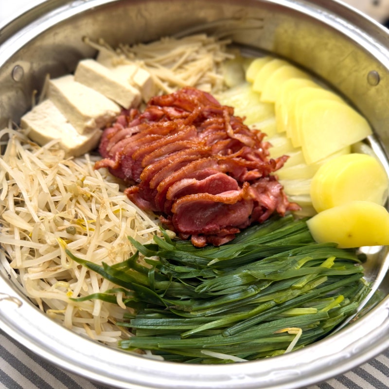 홈파티음식 훈제오리찜 만능 찜요리 소스까지