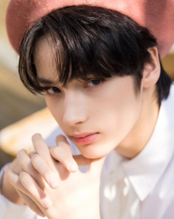 "모아 걱정 NO" TXT 휴닝카이, 온라인발 열애설 직접 해명 (ft.솔직한 위버스 DM 전문)