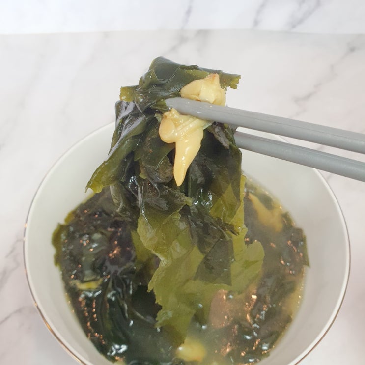  엄마표 조개살 미역국 생일상에 딱! 소고기보다 시원한 감칠맛