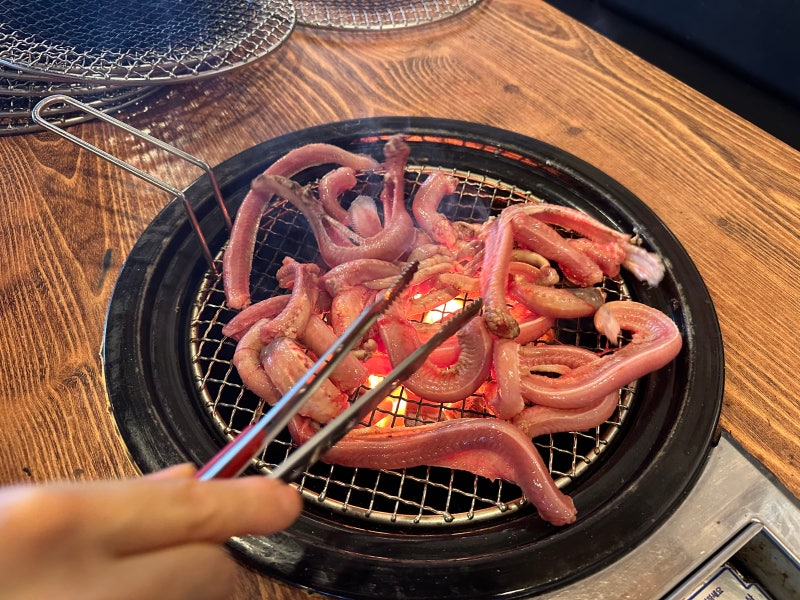 수원 영통구청 앞 매탄4지구 맛집 기장새벽산꼼장어 숯불소금구이 3차, 황포돛대 참돔 사시....