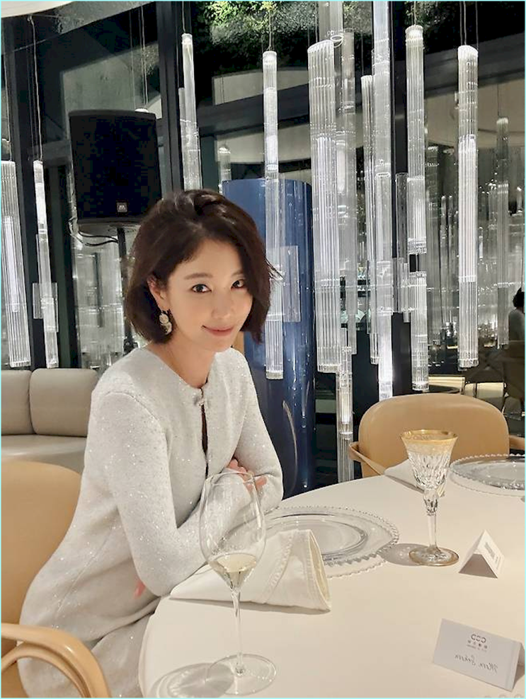  "모든 게 빛났다" 기은세의 마카오 원피스, 그냥 '화이트'가 아니었던 이유