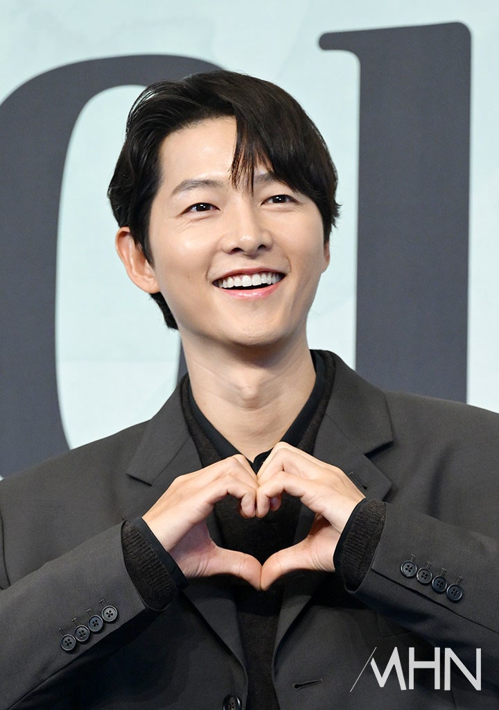 <b>송중기</b>·<b>변우석</b>·<b>안효섭</b>, ‘<b>골든디스크어워즈</b>’ 대만 시상자... 