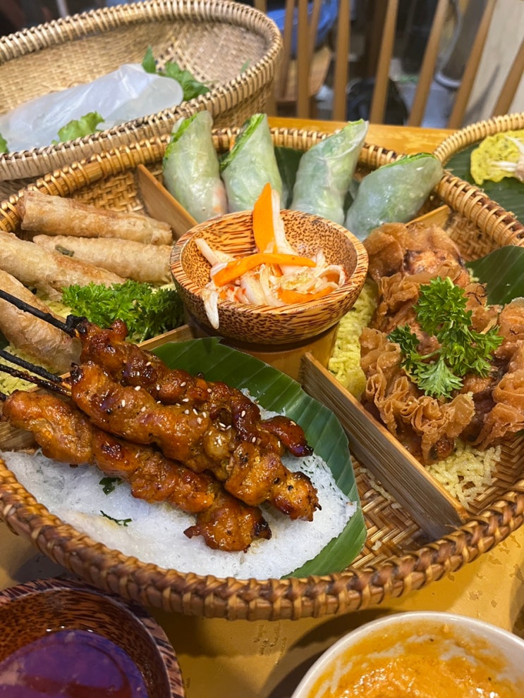  베트남 다낭 나혼자 자유여행 미케비치미슐랭 반세오 맛집 벱꾸온 현지인 추천
