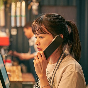 넷플릭스 영화 『스마트폰을 떨어뜨렸을 뿐인데(2023)』 리뷰 – 디지털 범죄의 지옥,정보·줄....