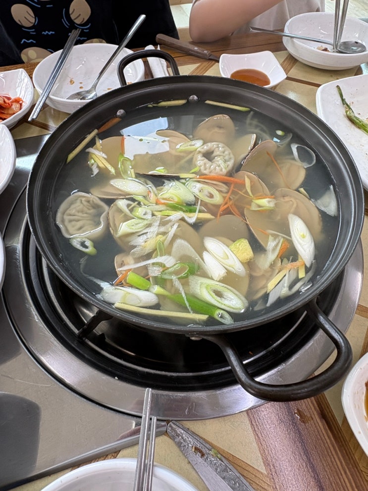 부안 변산 해수욕장 내돈내산 맛집 노을식당 (아이들도 좋아하는 백합칼국수 해물파전)