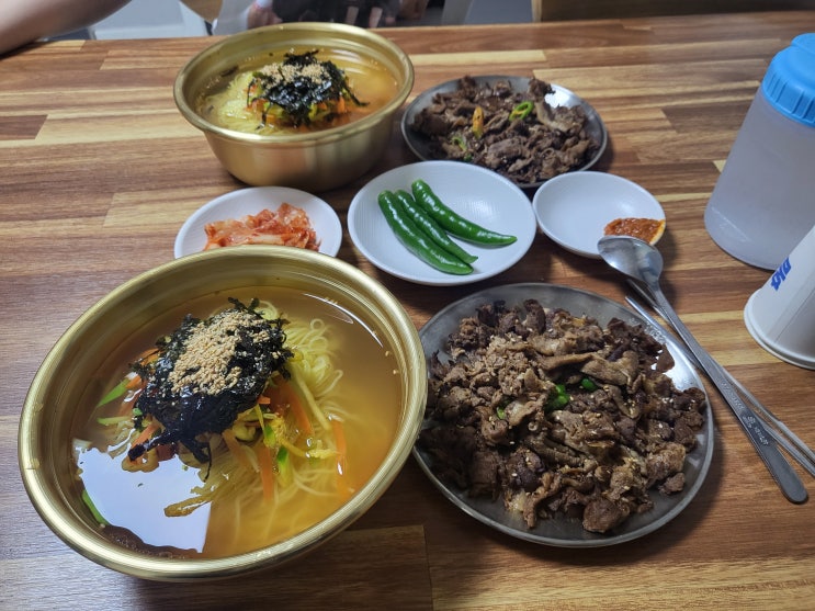 대구 동구 신천동 맛집 | 적동국수 동대구점 23년 전통의 깊은 맛! 잔치국수와 달큰한 돼지불고기 조합이 미쳤다