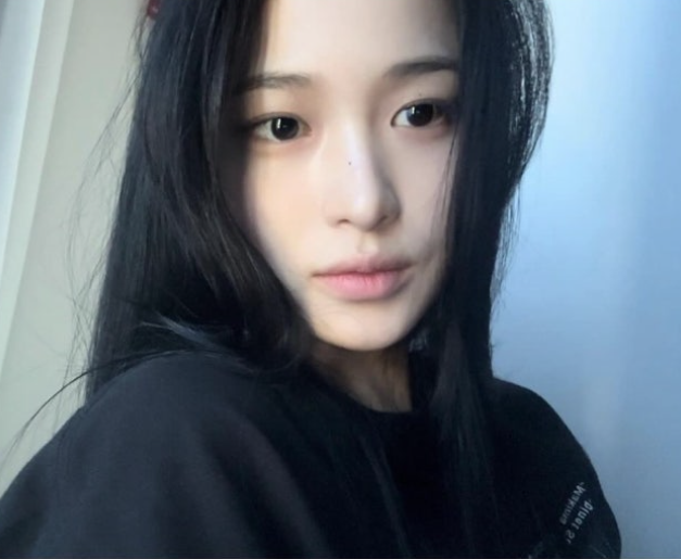   “원빈의 친조카였다?!”신예 배우 한가을, 알고 보니 톱스타 원빈의 3촌 조카
