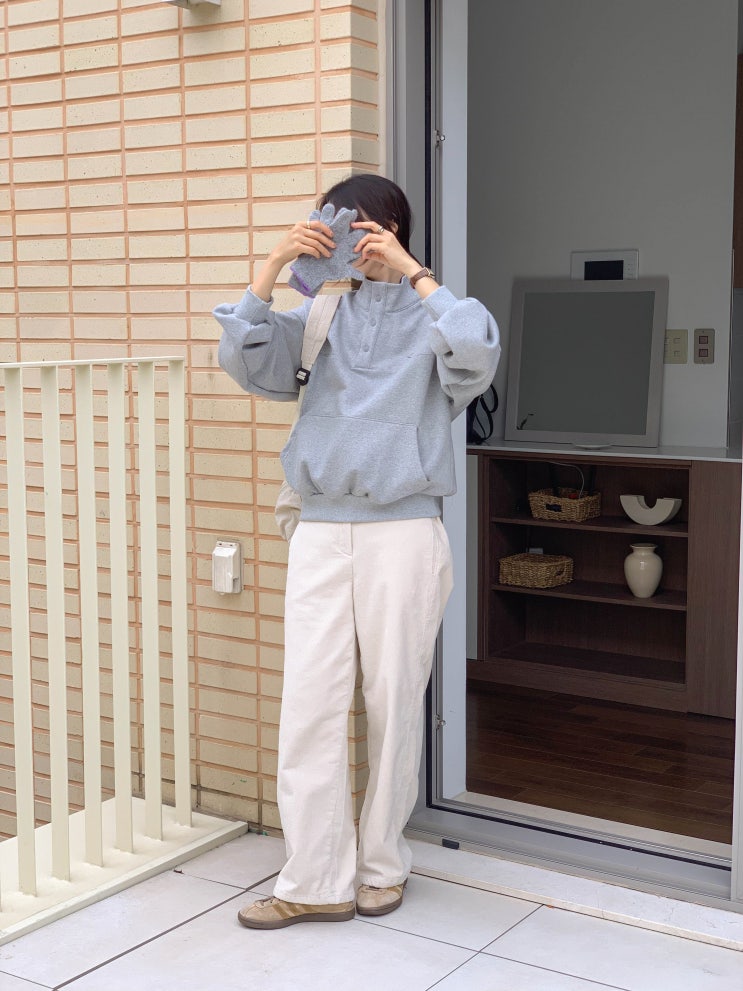  겨울여성 루즈핏 배색기모 반오픈맨투맨 – 데일리캐주얼 따뜻한 오버핏 상의