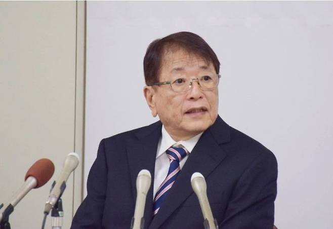 남편 “가위바위보 져서 아내 성으로”…日 첫 ‘<b>퍼스트 젠틀맨</b>’