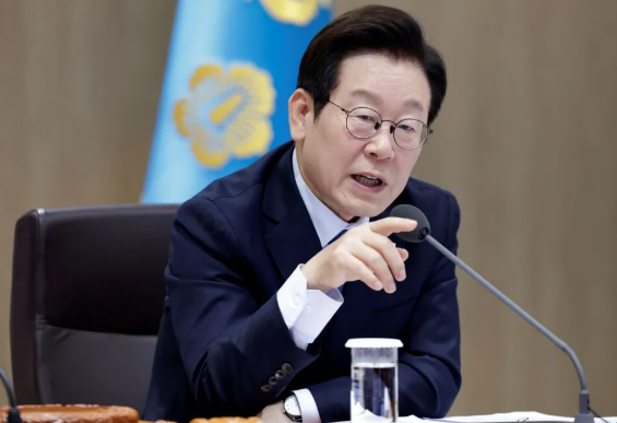 이재명 <b>대통령</b>, 부동산 <b>투기 억제</b>와 생산적 금융 촉진... 