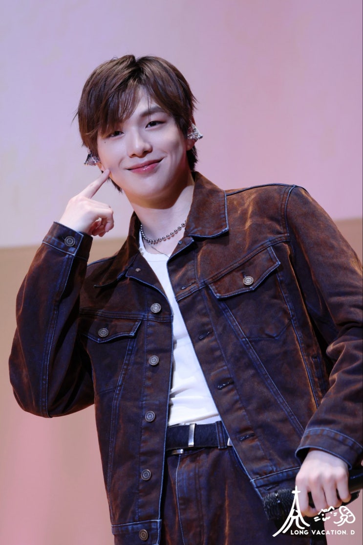 [도쿄 <b>팬미팅</b> 1부] <b>강다니엘</b>..그저 귀엽고 사랑스러워