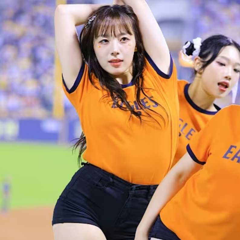 치어리더 하지원은 누구? 한화이글스 응원단의 허벅지 여신