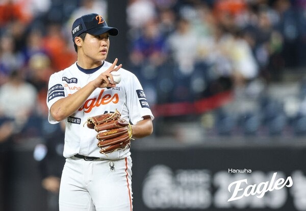 플레이오프 <b>4차전</b> <b>한화</b> 선발투수 정우주. <b>문동주</b>·류현진은... 