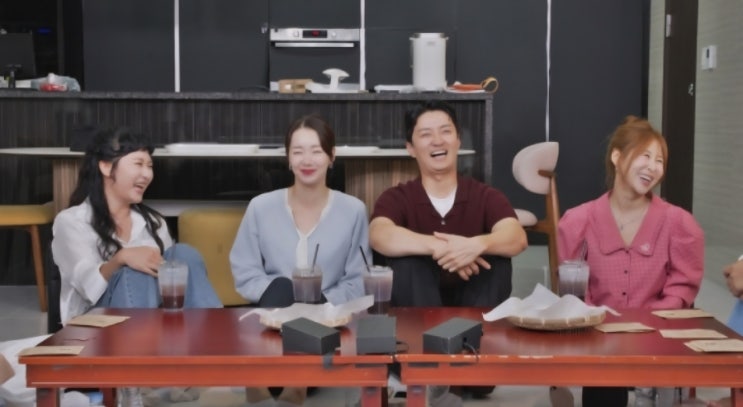 10/21 <b>인교진</b>이 밝힌 '찐 사랑' 증거! "소이현과 <b>키스신</b>은... 