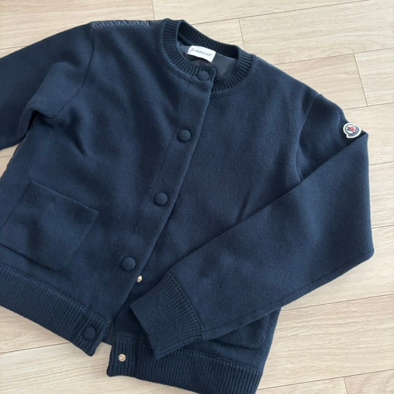 수원 타임빌라스 롯데백화점 몽클레어 몽클레르, 여자 니트 패딩 울 가디건 tricot cardigan