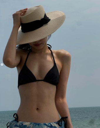 “<b>손나은</b>, 소지섭과 만난다! 초대형 기대작 ‘<b>김부장</b>’ 전격... 