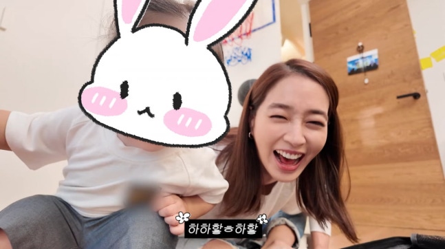 “엄마 무야~?” 이민정·<b>이병헌 딸 서이</b>, 귀여움 폭발한 실루엣... 