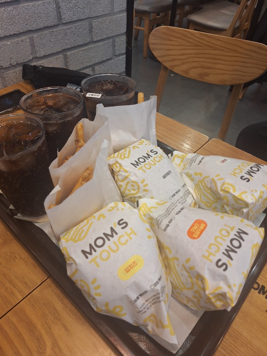 맘스터치 대구옥포점 사진 5
