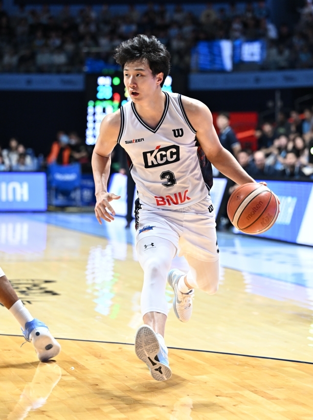 [<b>허웅</b> KBL 데뷔 첫 라엠 도전] 26년 만의 KCC <b>1라운드</b> 1위... 