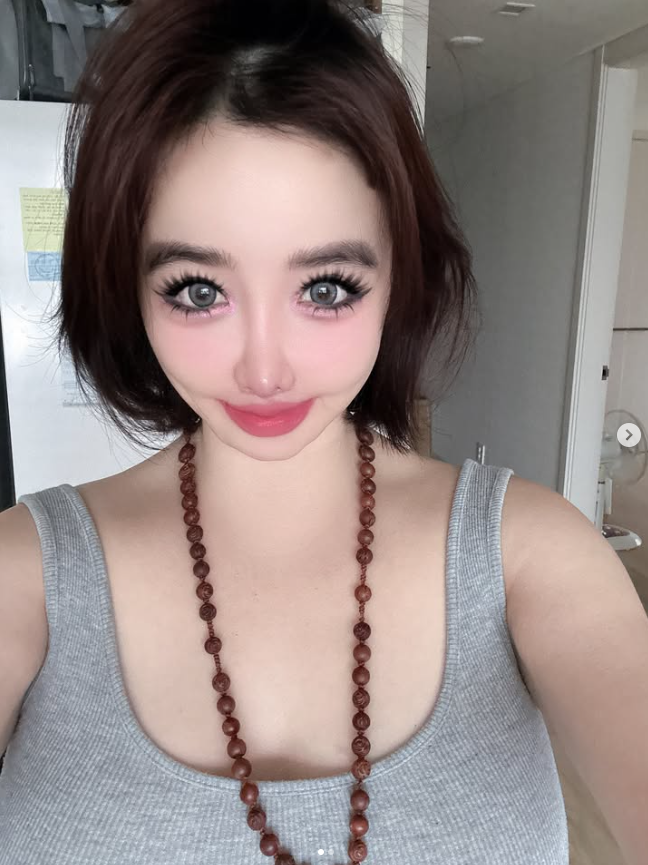 박봄 정신건강이상설 "64272조 횡령?" SNS를 통한 양현석 사기, 횡령 고소