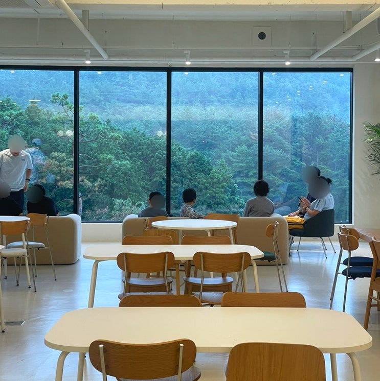  마산 진북 카페 공간언저리ㅣ주차 편한 신상 대형 자연뷰 카페