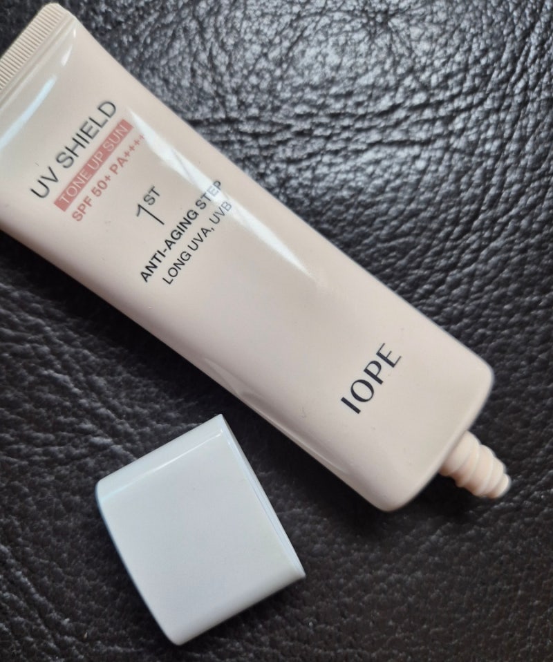 눈시림 없이 화사한 아이오페 UV 쉴드 톤업 선크림 SPF50+ PA++++