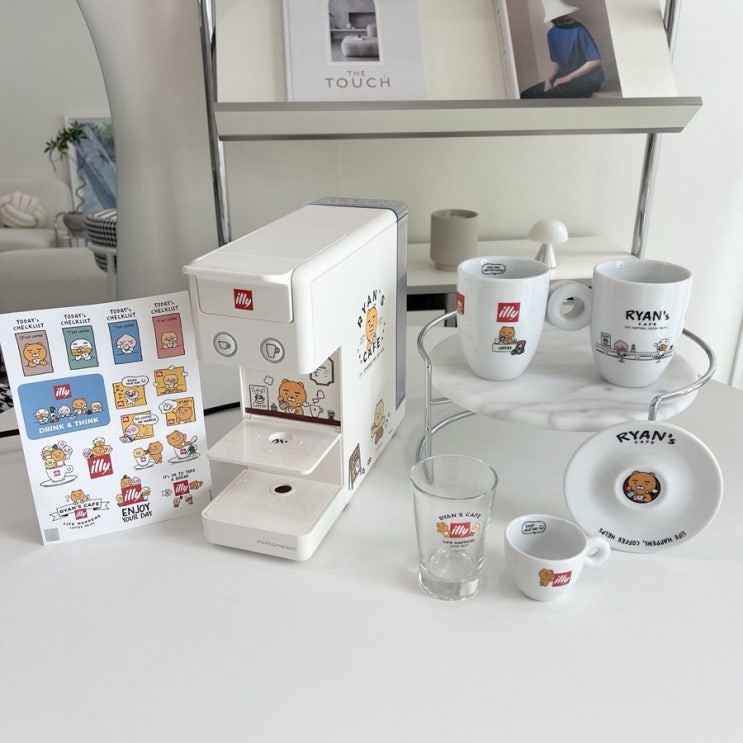 illy x 카카오프렌즈 콜라보 리미티드 에디션 일리 라이언 캡슐 커피머신 추천