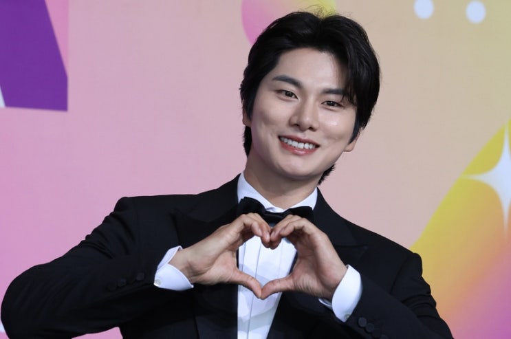 <b>이이경</b> 폭로자 “<b>AI 조작</b>이었다”… 팬심으로 시작된 ‘망상... 