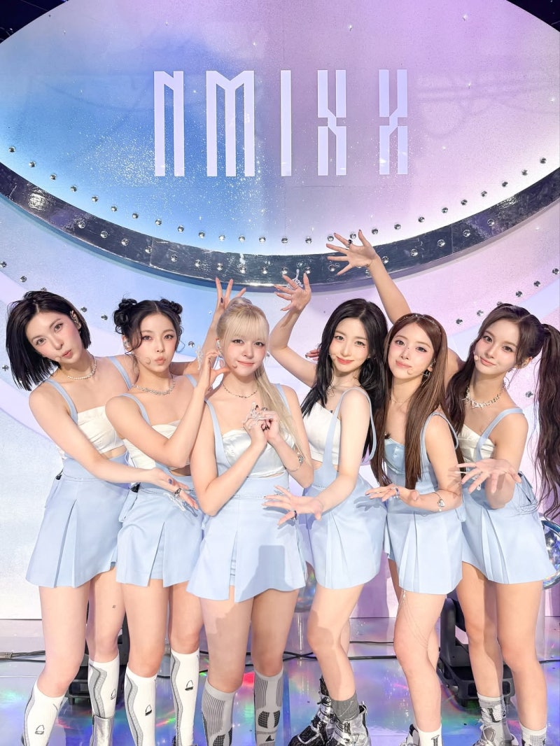 NMIXX 엔믹스 규진 목걸이 인스타그램 패션 속 여자 연말 파티룩 스와로브스키 콘스텔라
