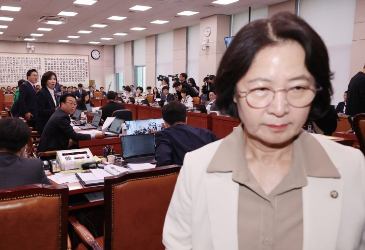 몰아치는 ‘추풍(秋風)’에 중도 민심 ‘우수수’