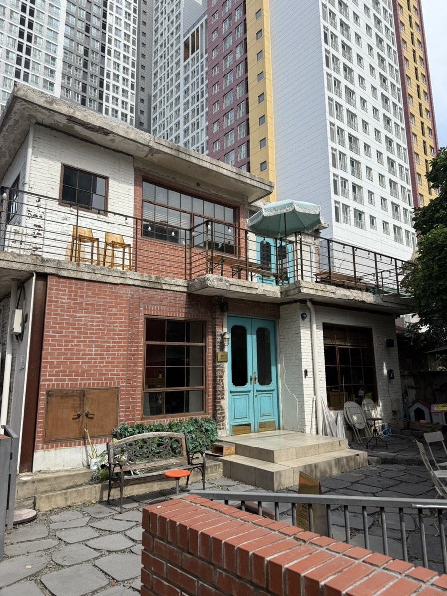 굿뉴스 카페앤모어 사진 1