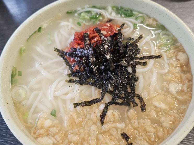  토곡 차애전할매칼국수, 합석의 따뜻함까지 맛이 되는 식당
