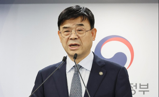 <b>이상경 국토차관</b> '갭투자 <b>논란</b>' 대국민 사과 전격 분석: <b>논란</b>의... 