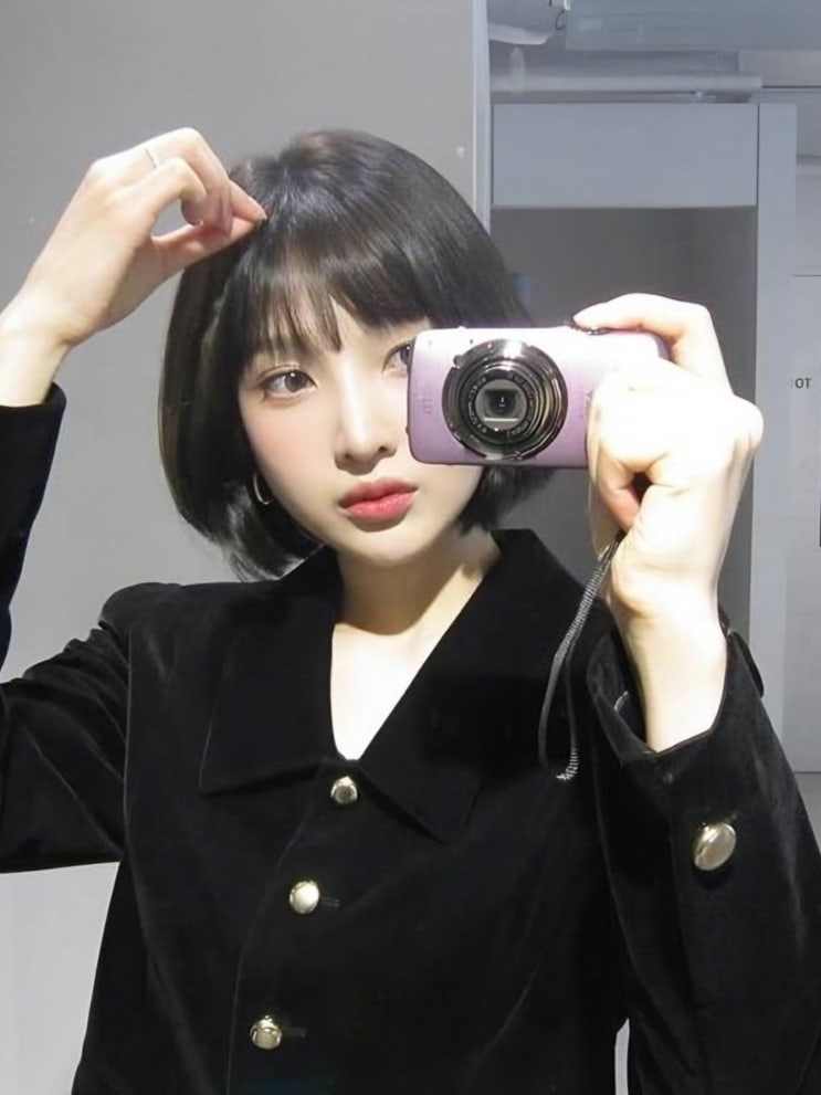  "단발병 부른다" 조이, 클래식 단발 변신 하객룩