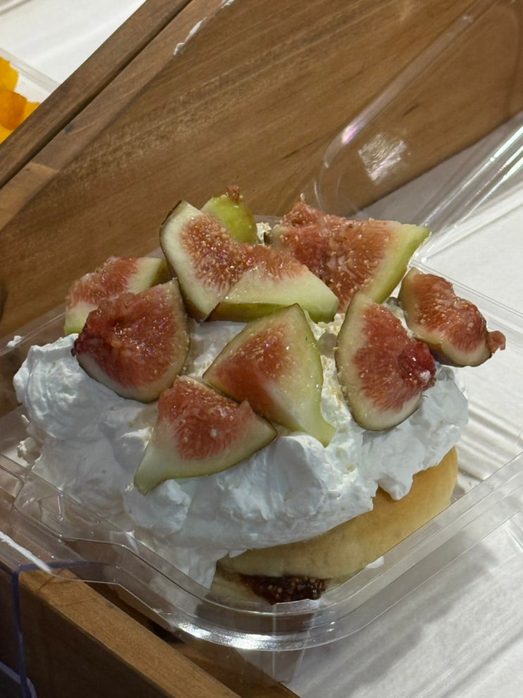  망원역 빵지순례 추천 맘모스 빵 맛집 ‘잼인브레드’