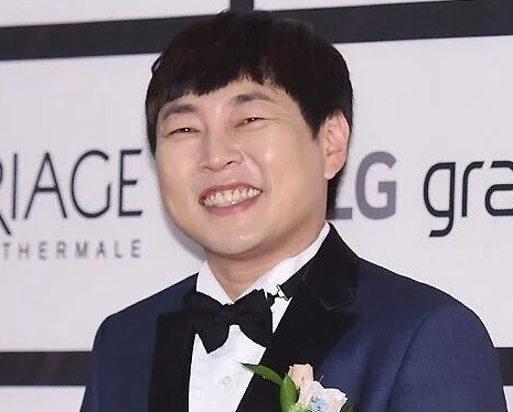 신원 <b>유출</b> 논란 / <b>경찰</b> 수사 촉구 / 불법도박 <b>의혹</b>까지 재조명