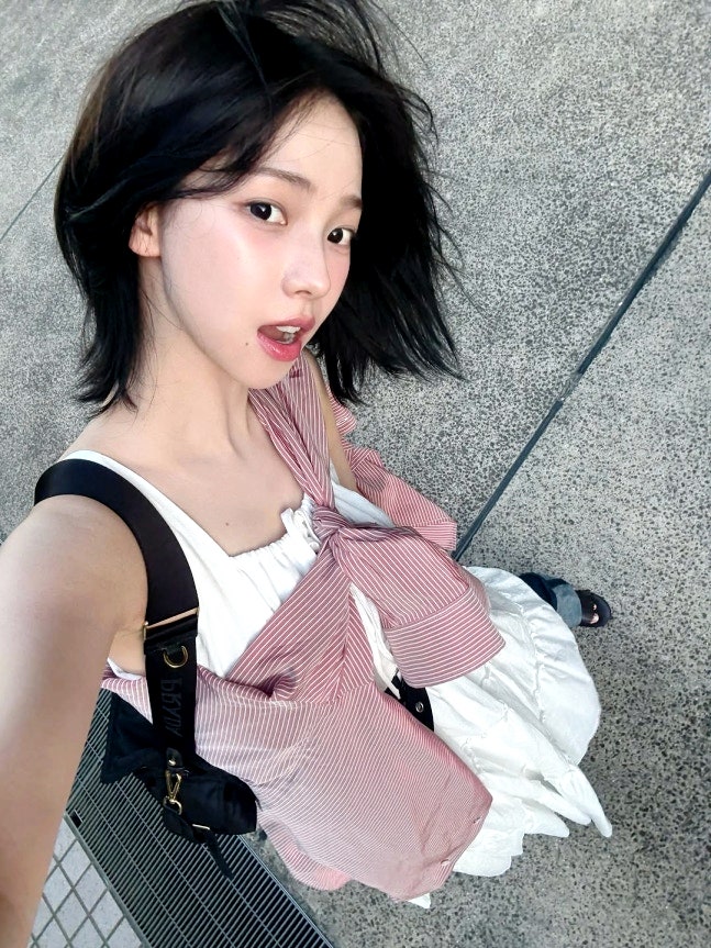 “카리나 생얼 여친짤 공개, 화장 지워도 여신급 반전美”