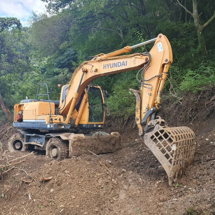  현대 R140W 2010년식 4550만원 판매합니다.