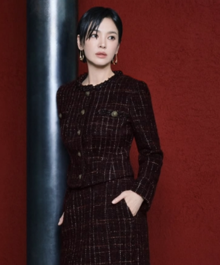  송혜교, 겨울을 품은 우아한 여신 자태️ “이게 바로 송혜교의 계절”