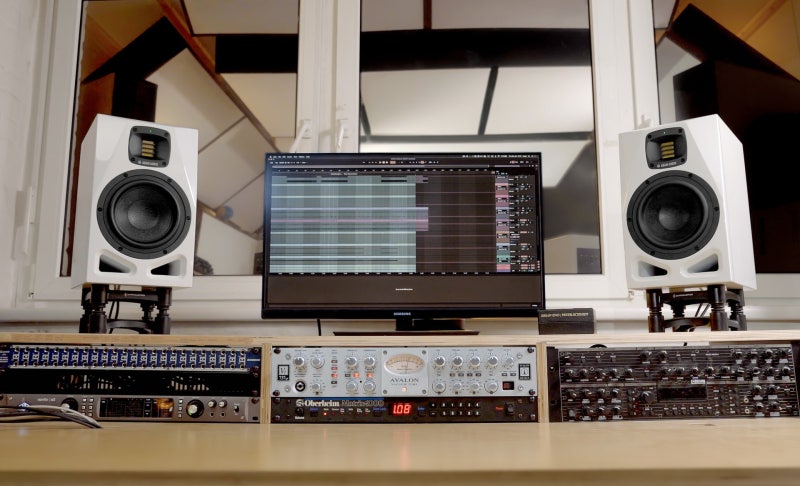 adam-audio-a7v-studio-monitor-25th-anniversary-limited-edition-lifestyle-ima.jpg?type=w800