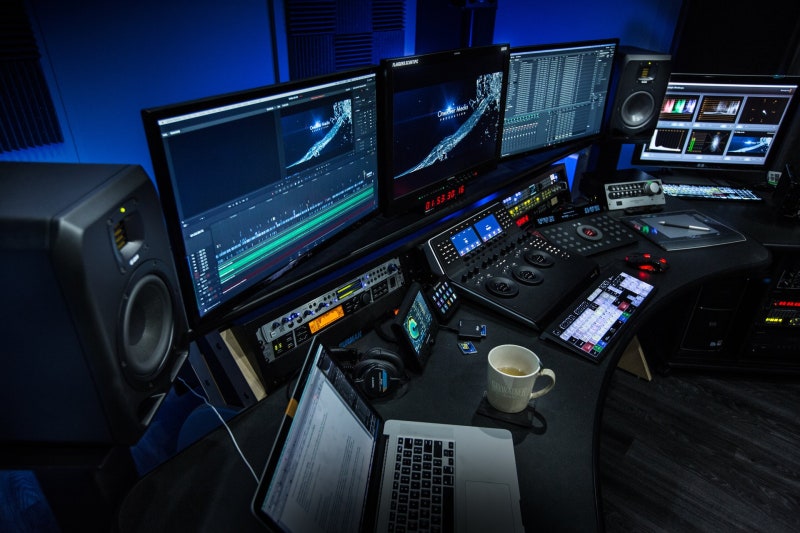 adam-audio-s-series-s2v-studio-monitor-lifestyle-photo-one-river-media-1.jpg?type=w800